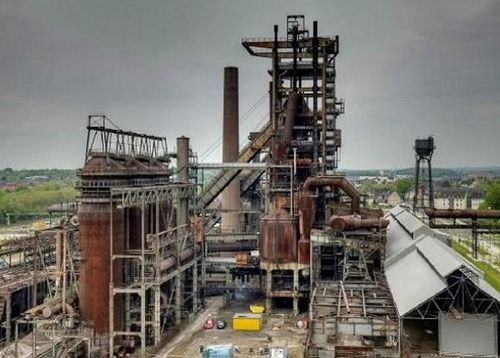 鲁尔区一家遭遇罢工的钢铁工厂